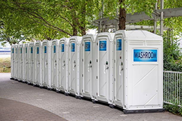 Best Luxury portable toilet rental  in Clare, MI