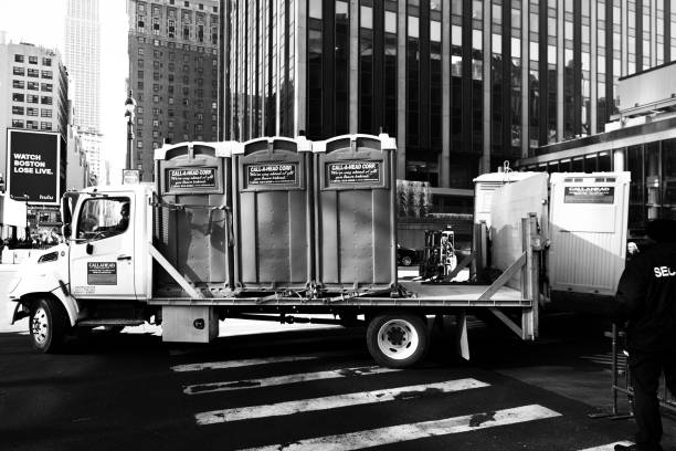 Best Porta potty rental near me  in Clare, MI